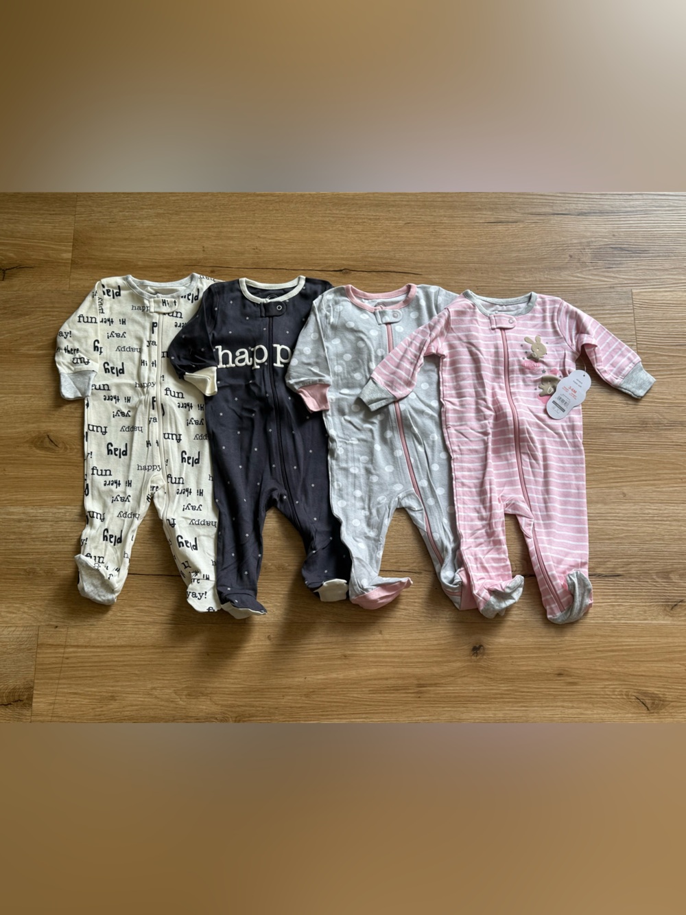 4pk wonder nation Baby Girl Footed Pajama Bundle - Cream, Black, Gray, Pink 3-6M